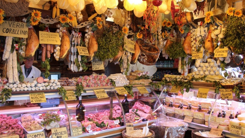 vitrine-BARJOLS-min_norcia_butchery_cold_cuts-342231